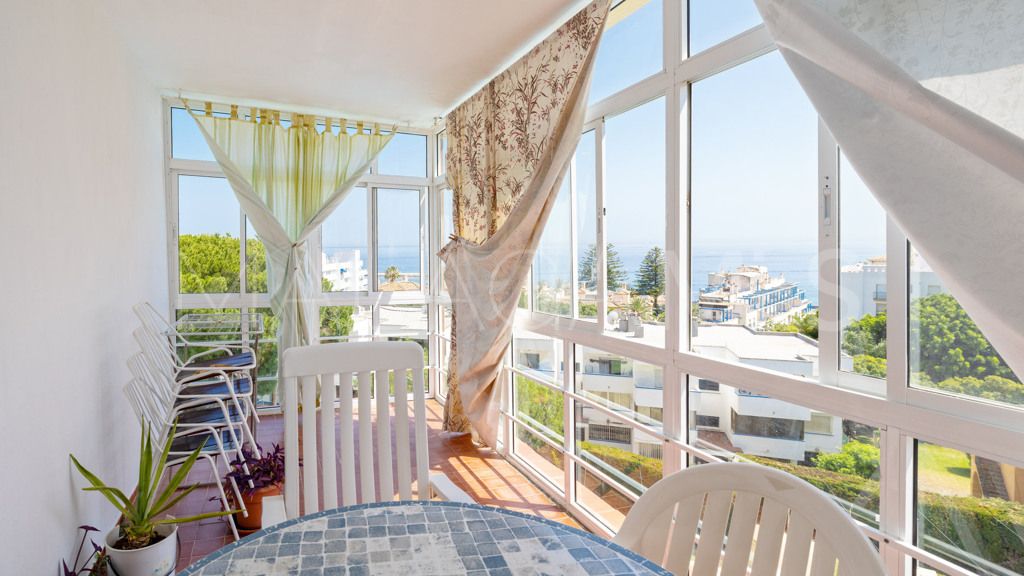 Lägenhet for sale in Estepona Puerto