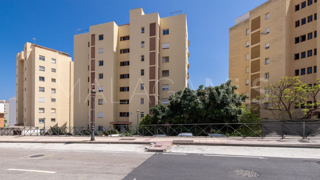 Lägenhet for sale in Estepona Puerto
