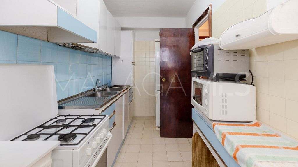 Lägenhet for sale in Estepona Puerto