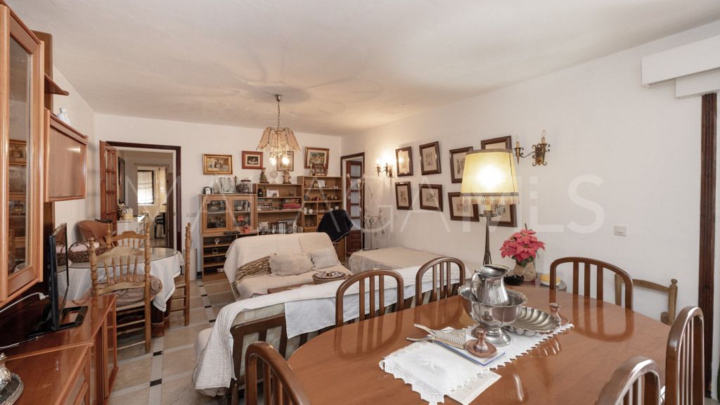 Lägenhet for sale in Estepona Puerto