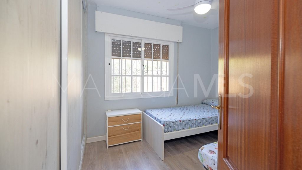 Chalet for sale in Estepona