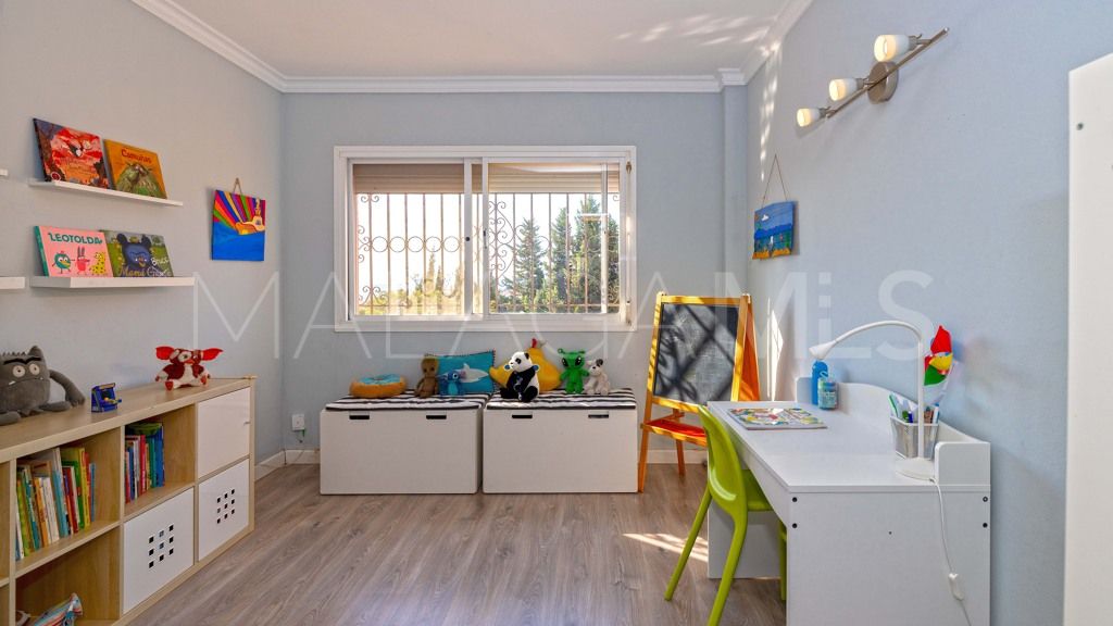Chalet for sale in Estepona