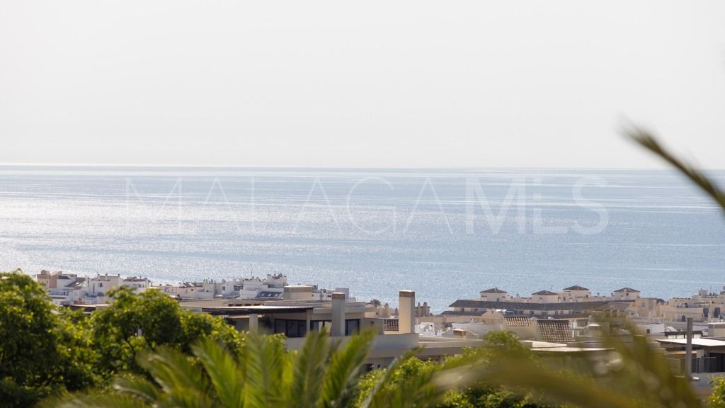 Chalet for sale in Estepona