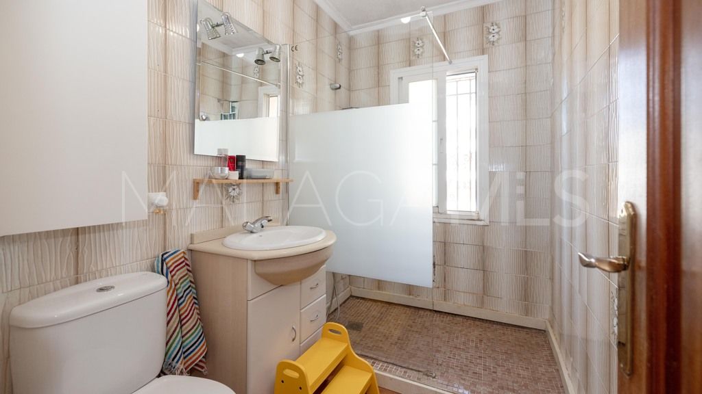 Chalet for sale in Estepona