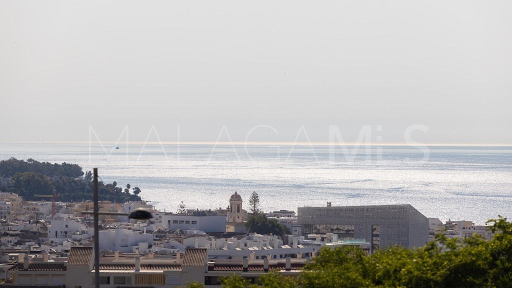 Chalet for sale in Estepona