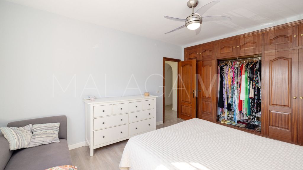 Chalet for sale in Estepona