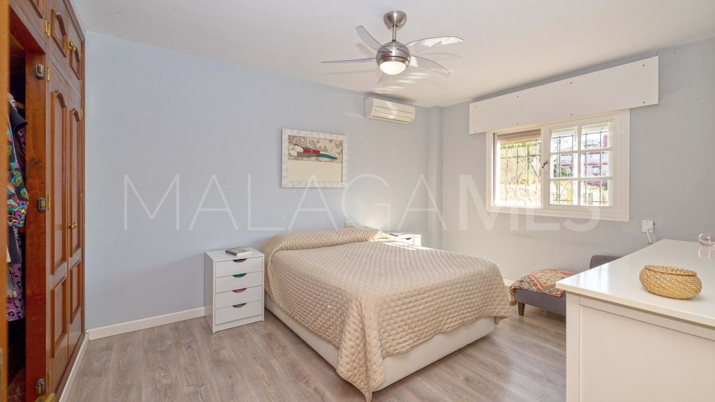Chalet for sale in Estepona