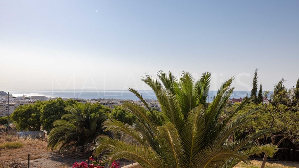 Chalet for sale in Estepona