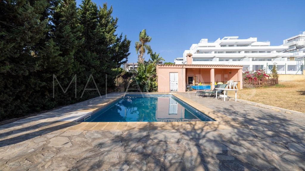 Chalet for sale in Estepona