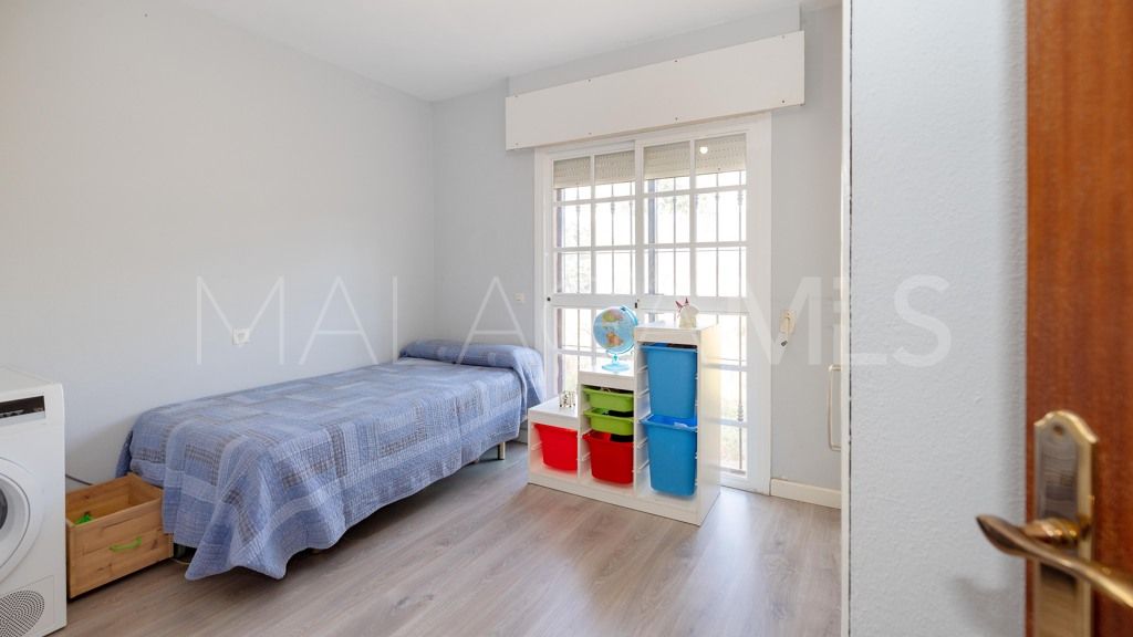 Chalet for sale in Estepona