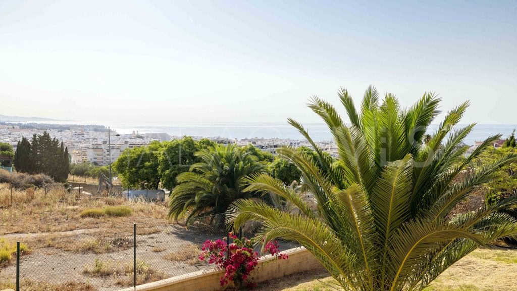 Chalet for sale in Estepona
