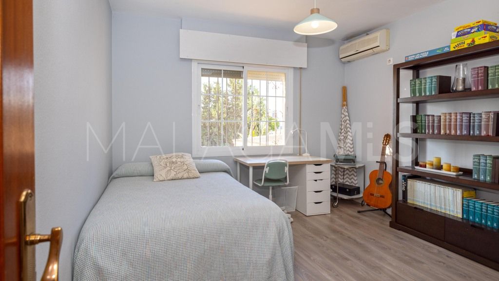 Chalet for sale in Estepona