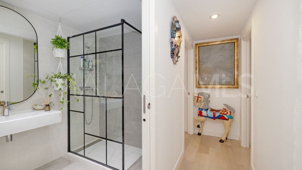 For sale apartment in Estepona