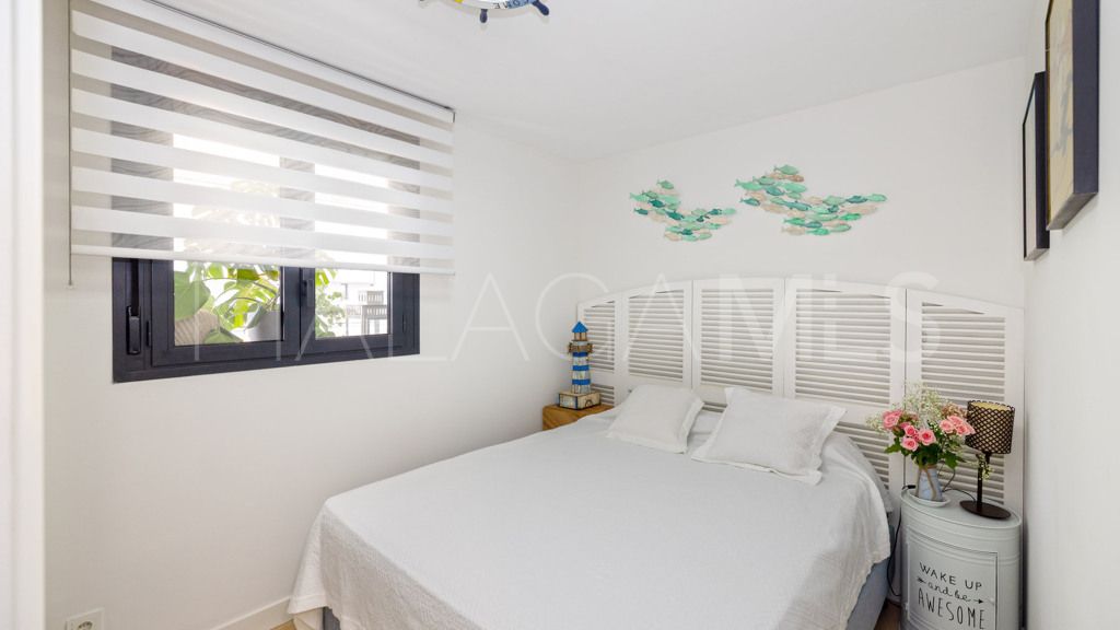 For sale apartment in Estepona
