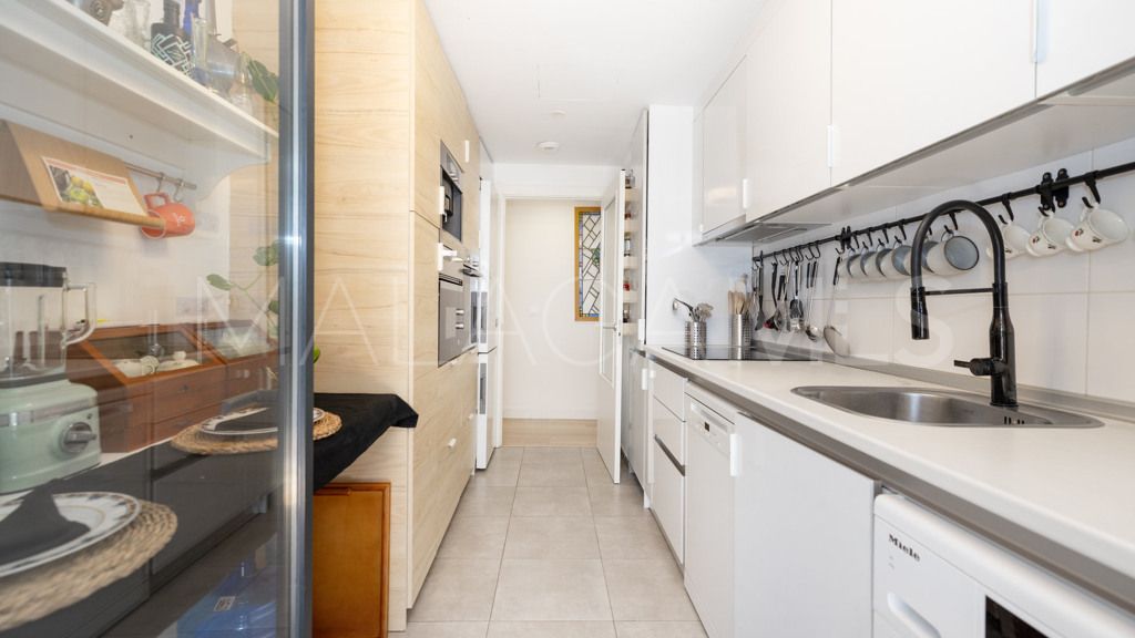 For sale apartment in Estepona