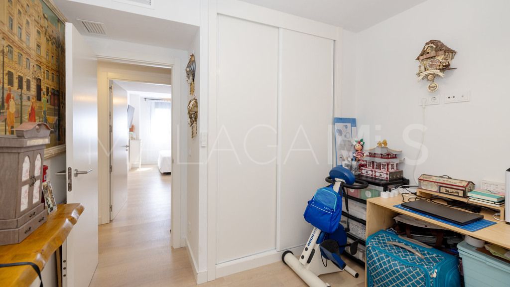 For sale apartment in Estepona