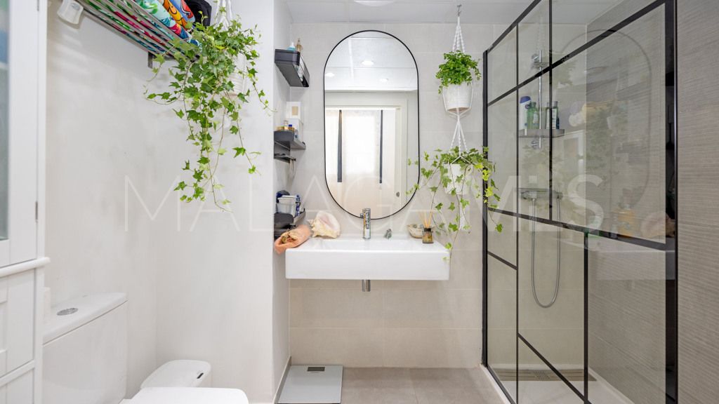 For sale apartment in Estepona