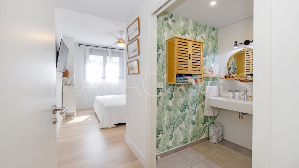 For sale apartment in Estepona