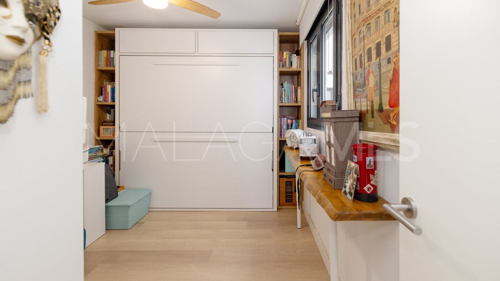 For sale apartment in Estepona