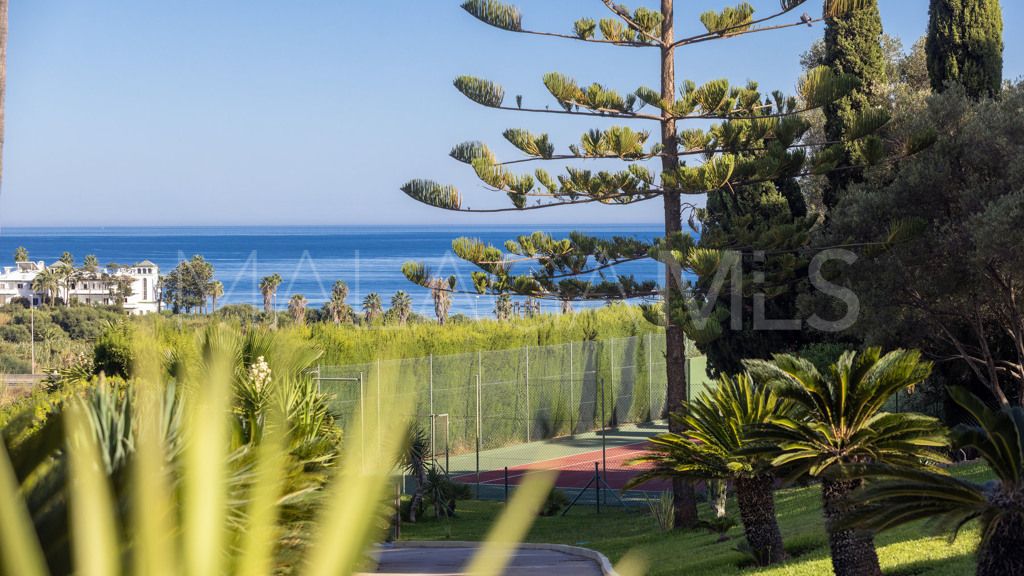 Chalet for sale in Estepona