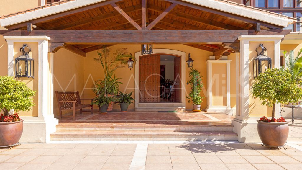 Chalet for sale in Estepona
