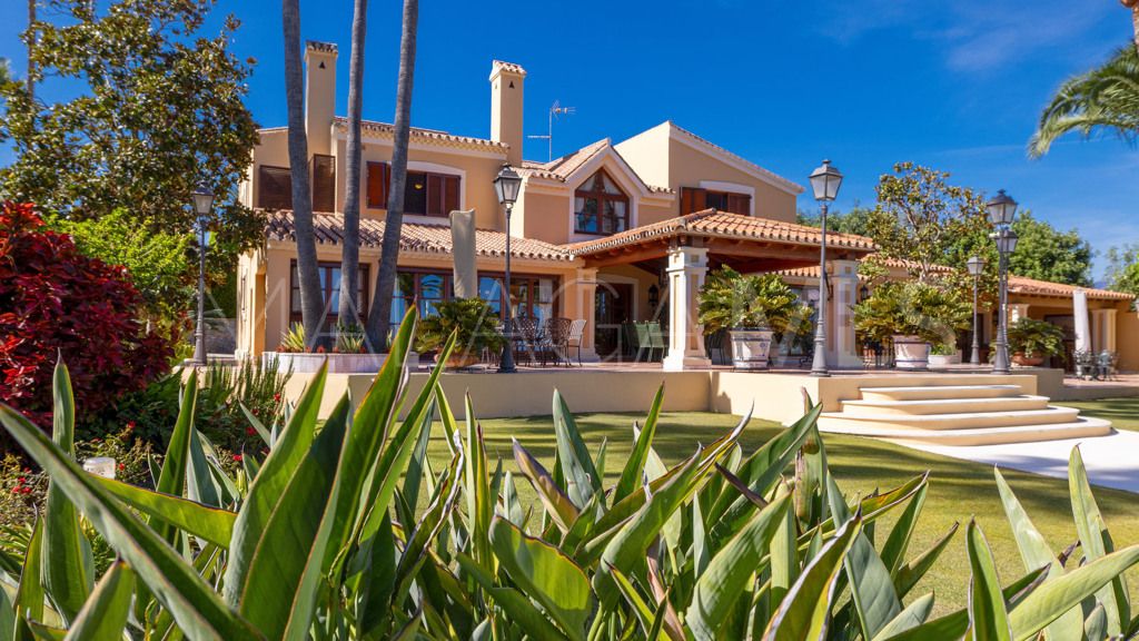 Chalet for sale in Estepona