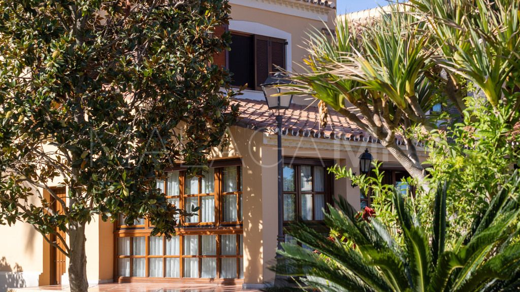 Chalet for sale in Estepona