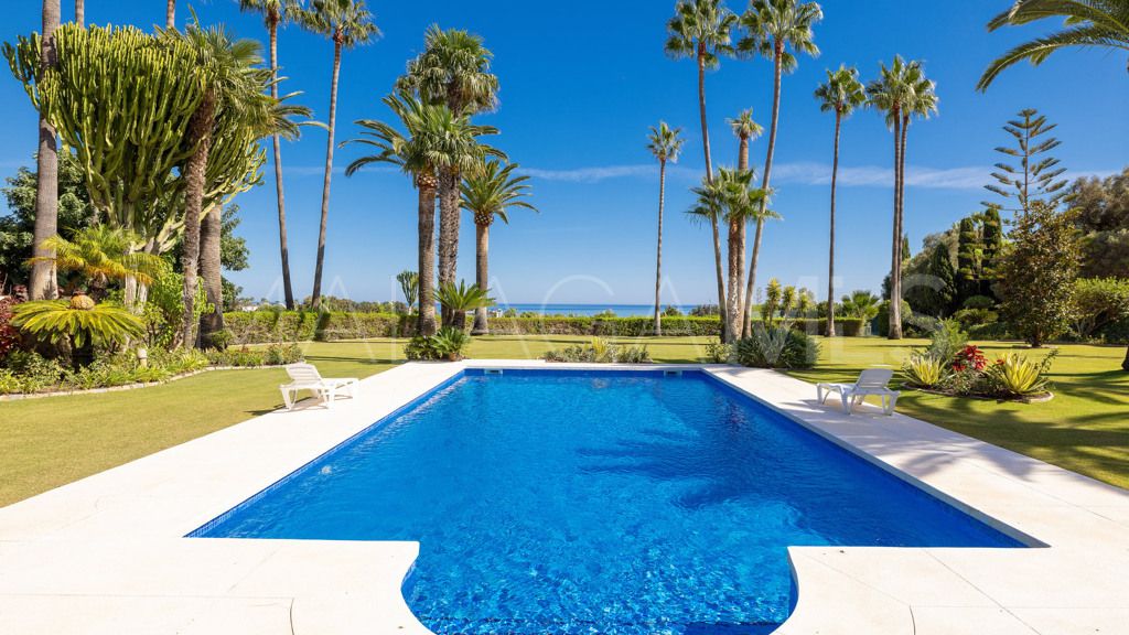 Chalet for sale in Estepona