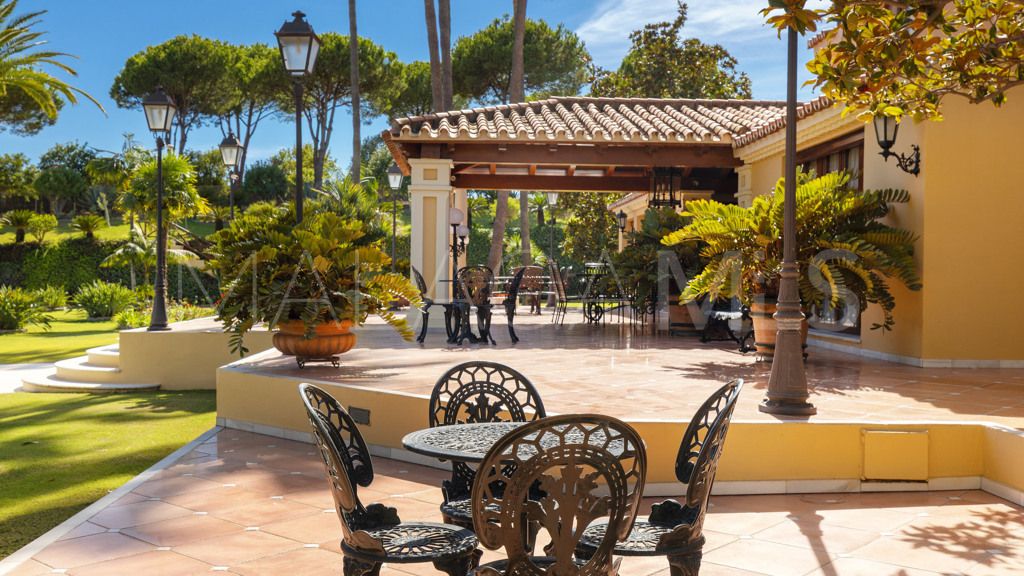 Chalet for sale in Estepona