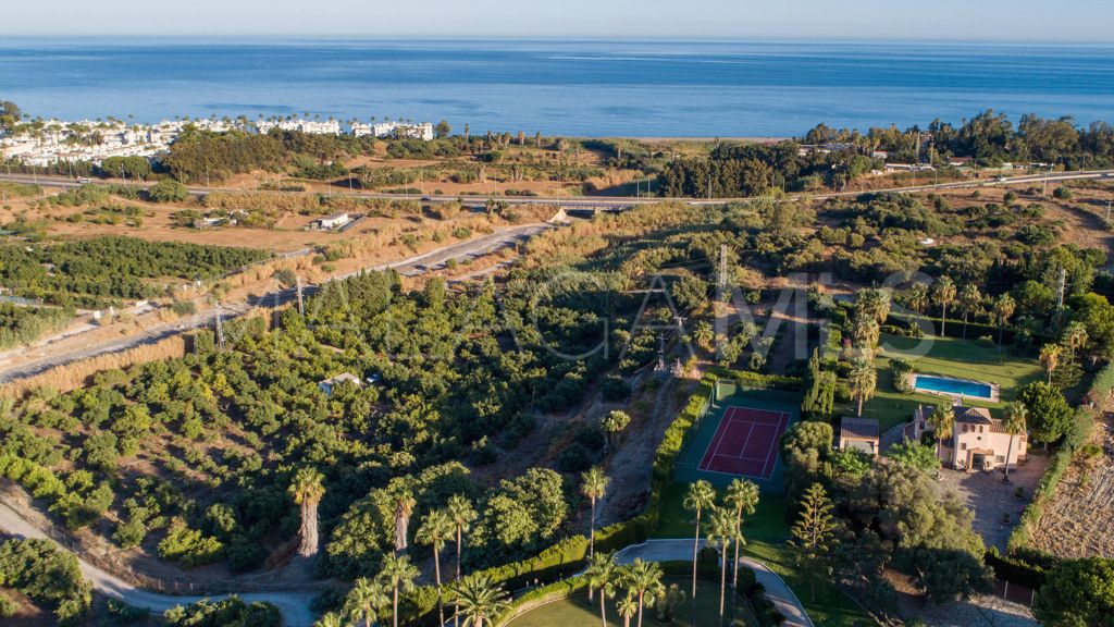 Chalet for sale in Estepona