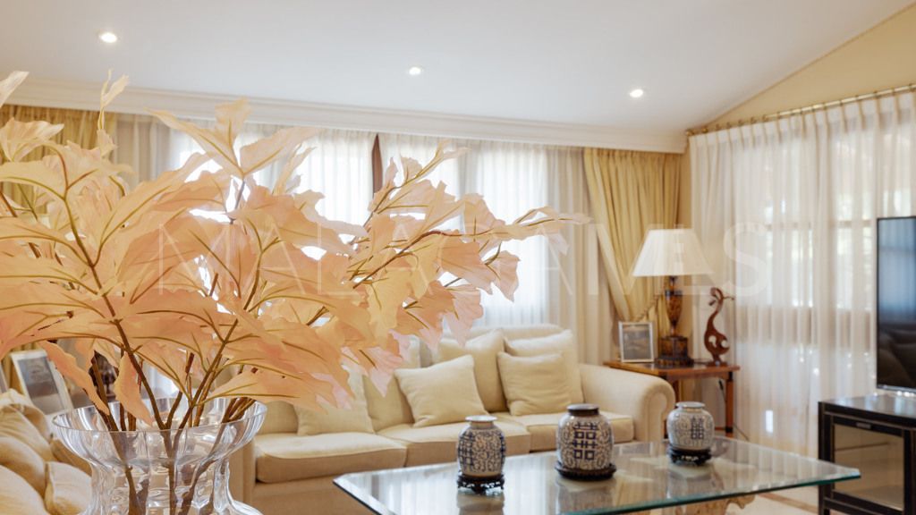 Chalet for sale in Estepona