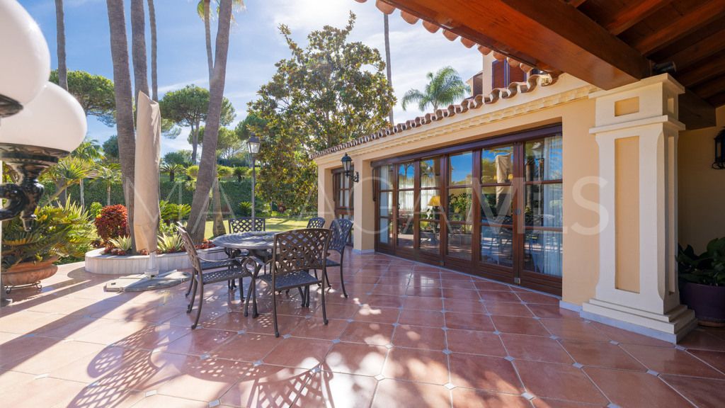 Chalet for sale in Estepona