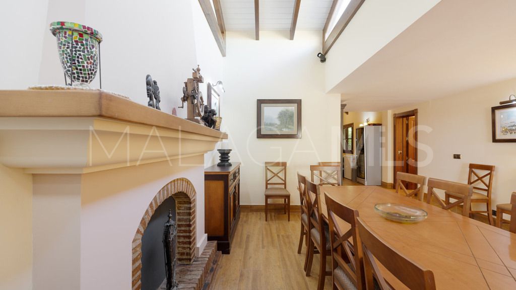 Chalet for sale in Estepona