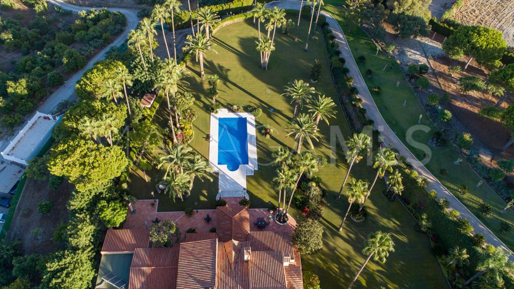 Chalet for sale in Estepona