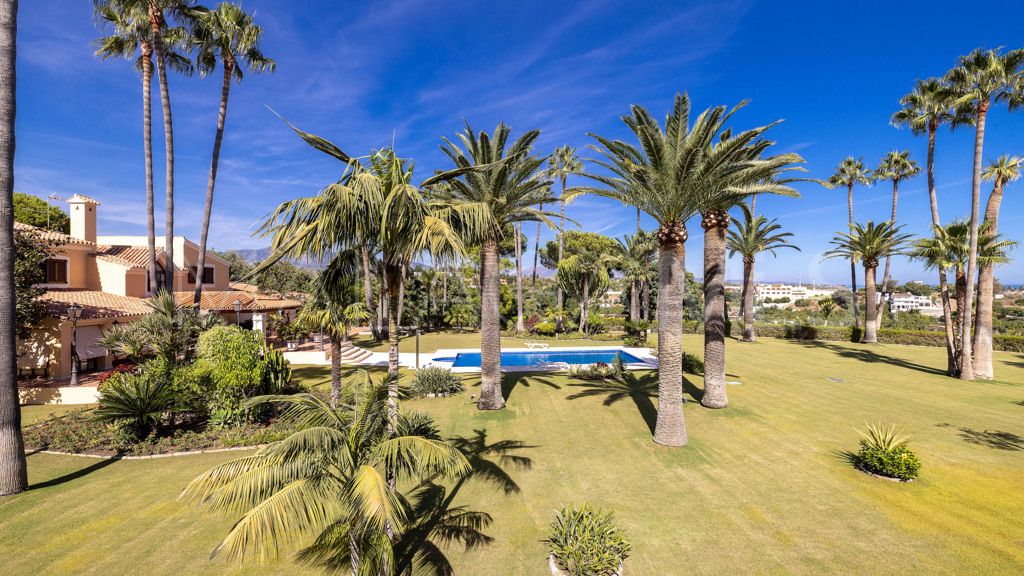 Chalet for sale in Estepona