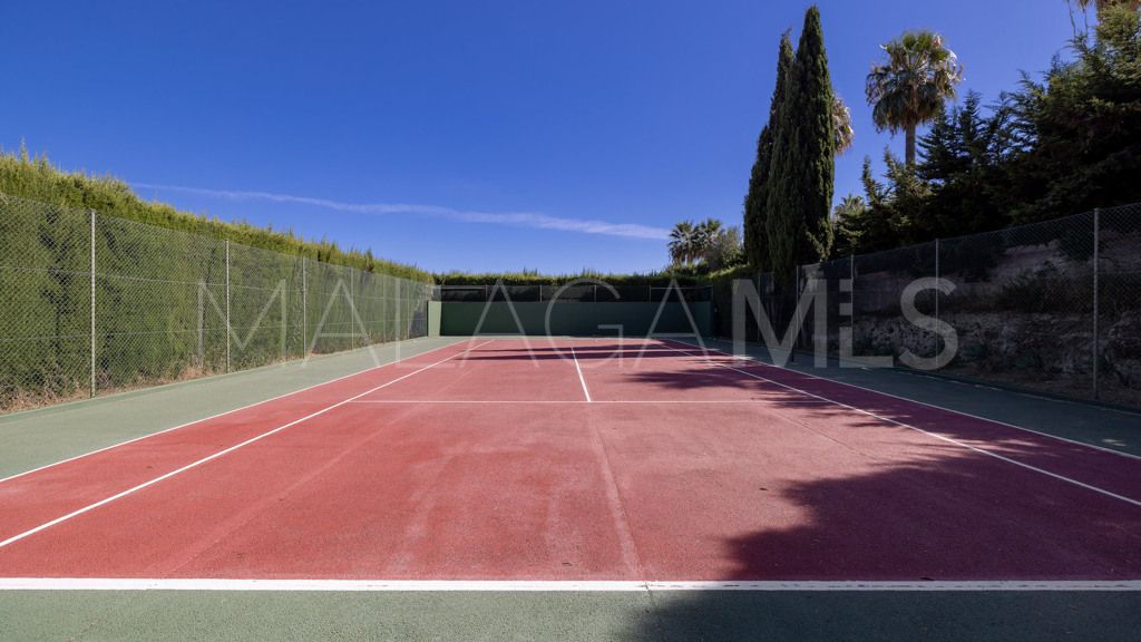 Chalet for sale in Estepona