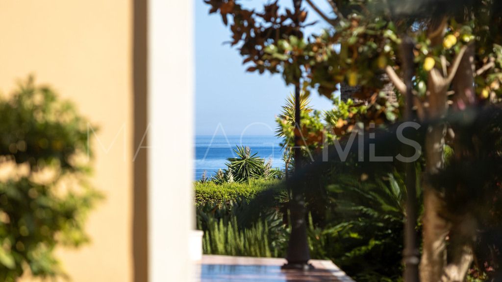 Chalet for sale in Estepona