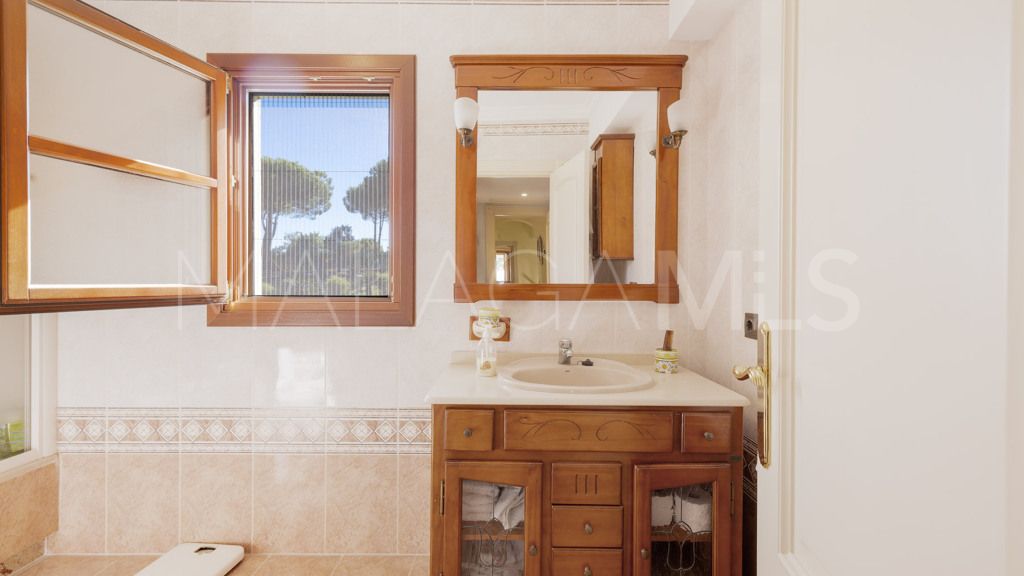 Chalet for sale in Estepona