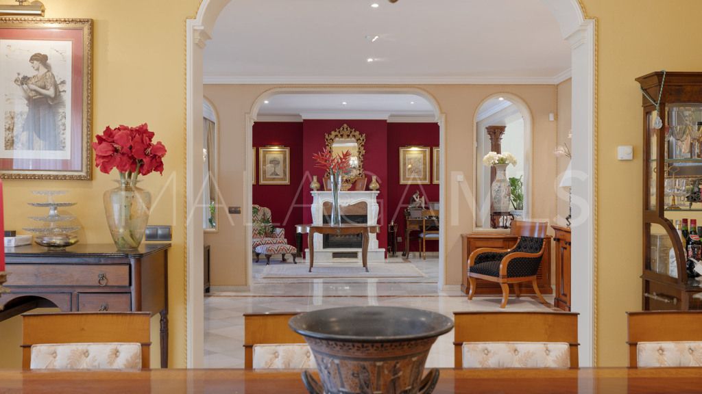 Chalet for sale in Estepona
