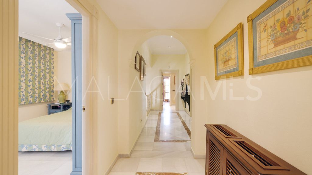 Chalet for sale in Estepona