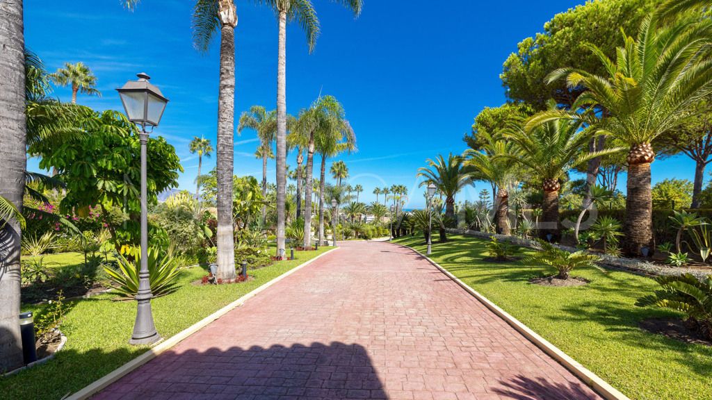 Chalet for sale in Estepona