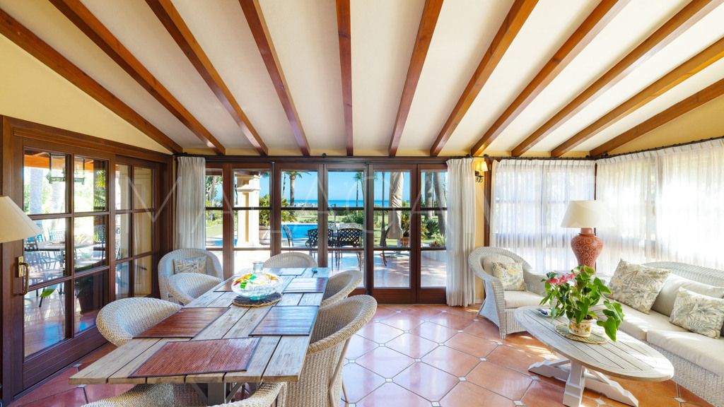 Chalet for sale in Estepona