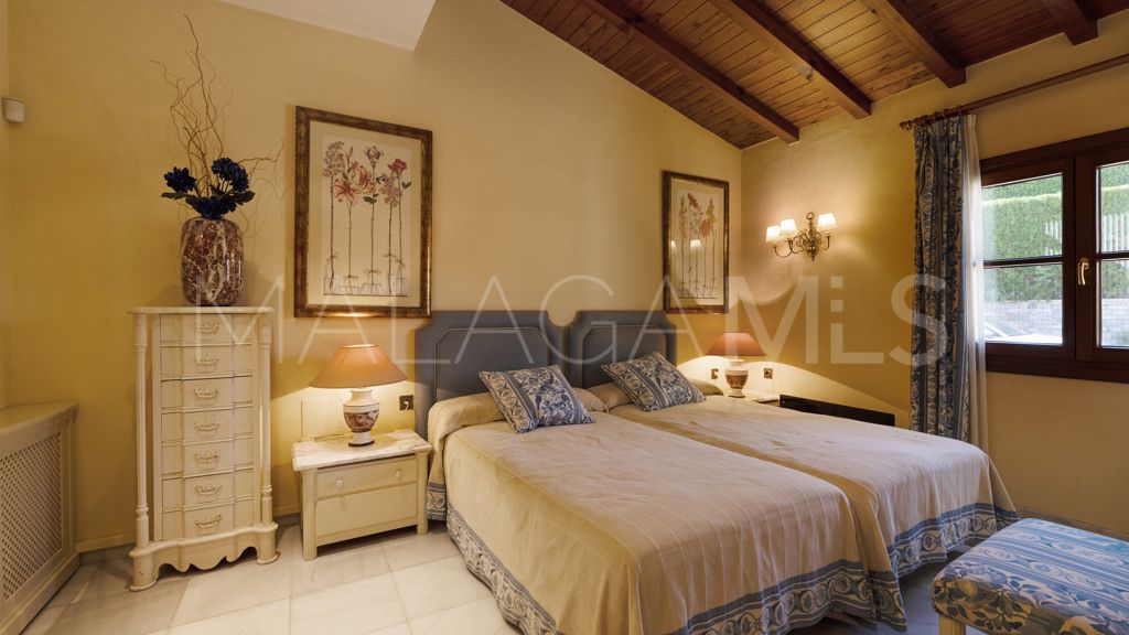 Chalet for sale in Estepona