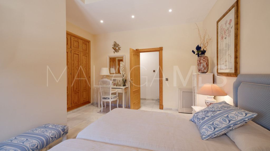 Chalet for sale in Estepona