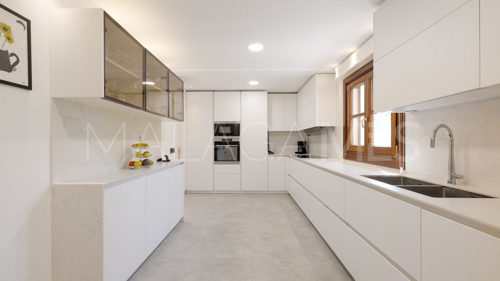 Chalet for sale in Estepona