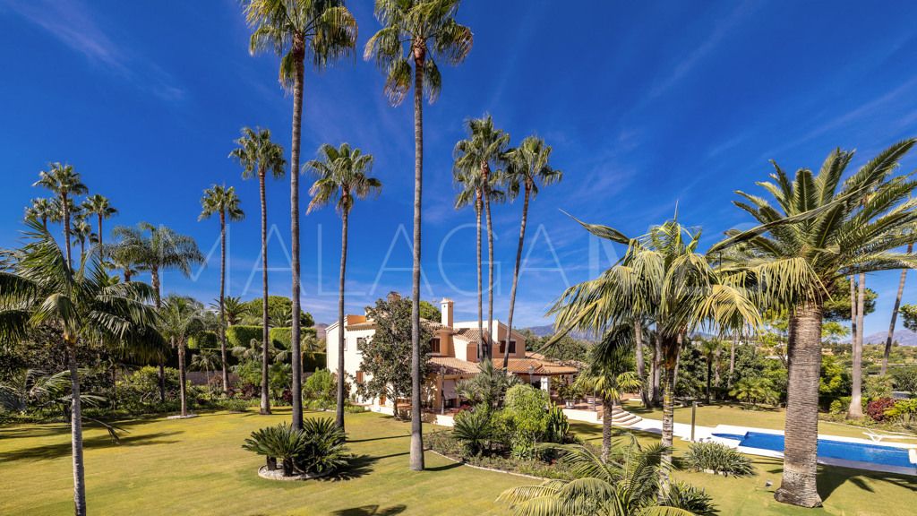 Chalet for sale in Estepona