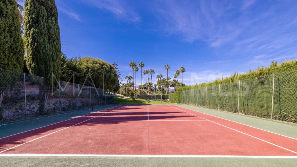 Chalet for sale in Estepona