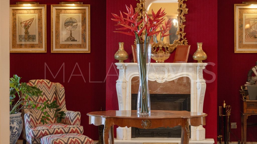 Chalet for sale in Estepona