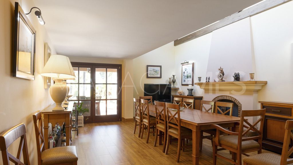Chalet for sale in Estepona