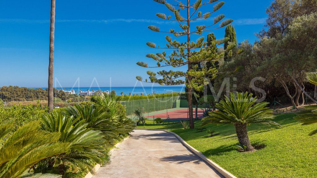 Chalet for sale in Estepona